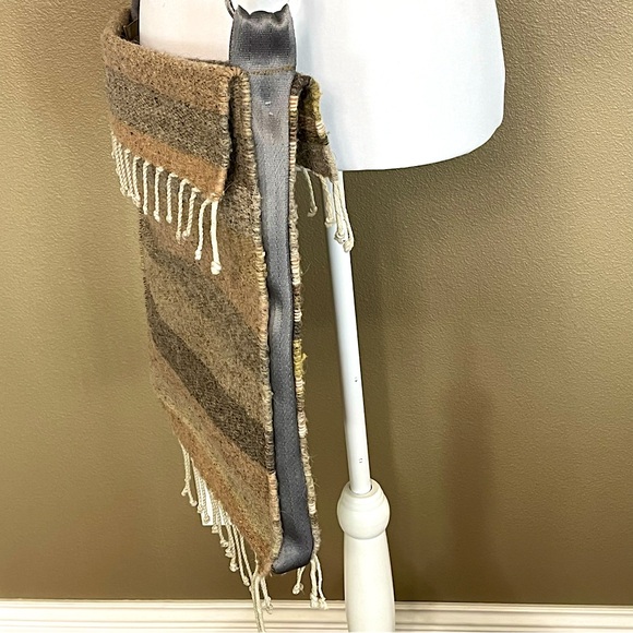 NWOT Western Boho Saddle Blanket Messenger Bag Fringe Wool Adjustable Wide Strap - Picture 5 of 7